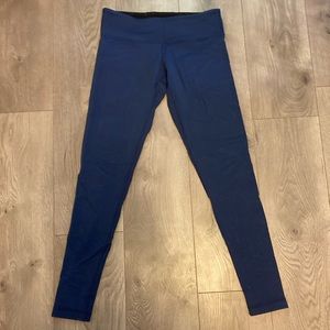 Reversible Lululemon leggings black and blue
